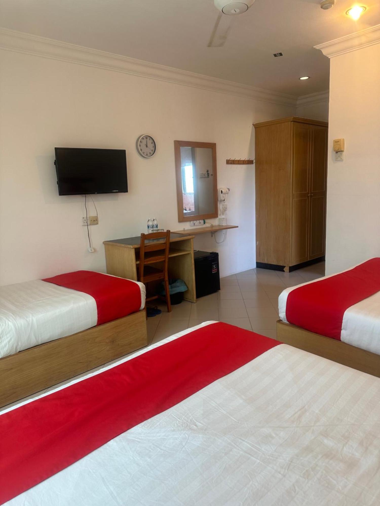 V Hotel Телук-Интан Экстерьер фото