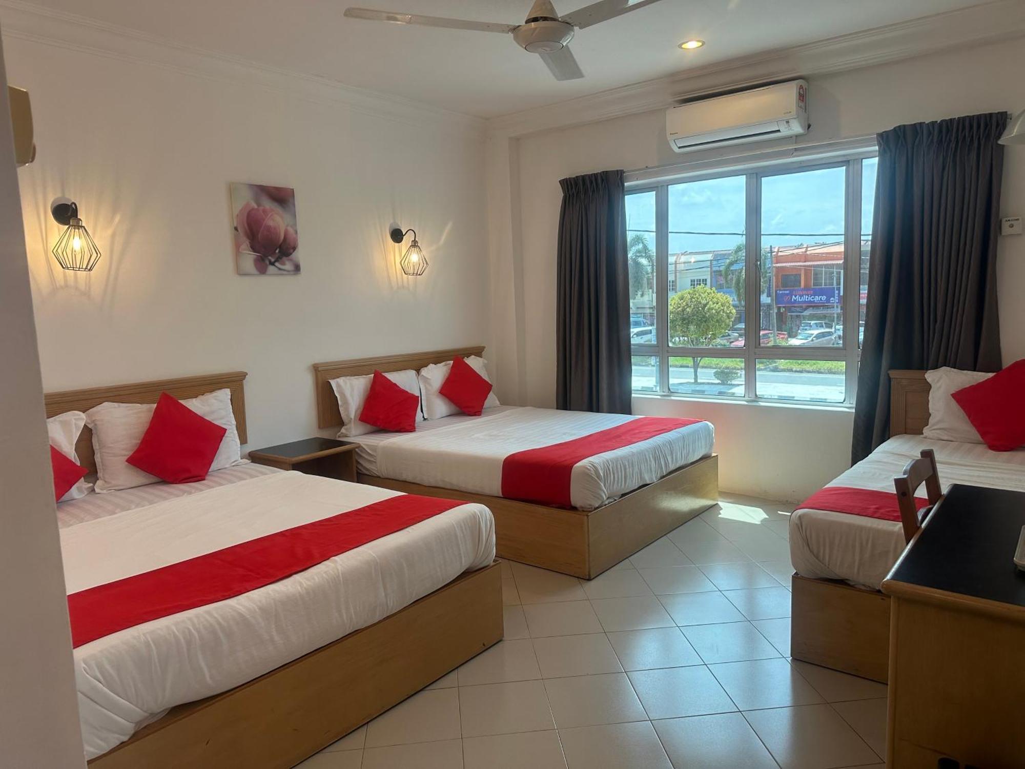 V Hotel Телук-Интан Экстерьер фото